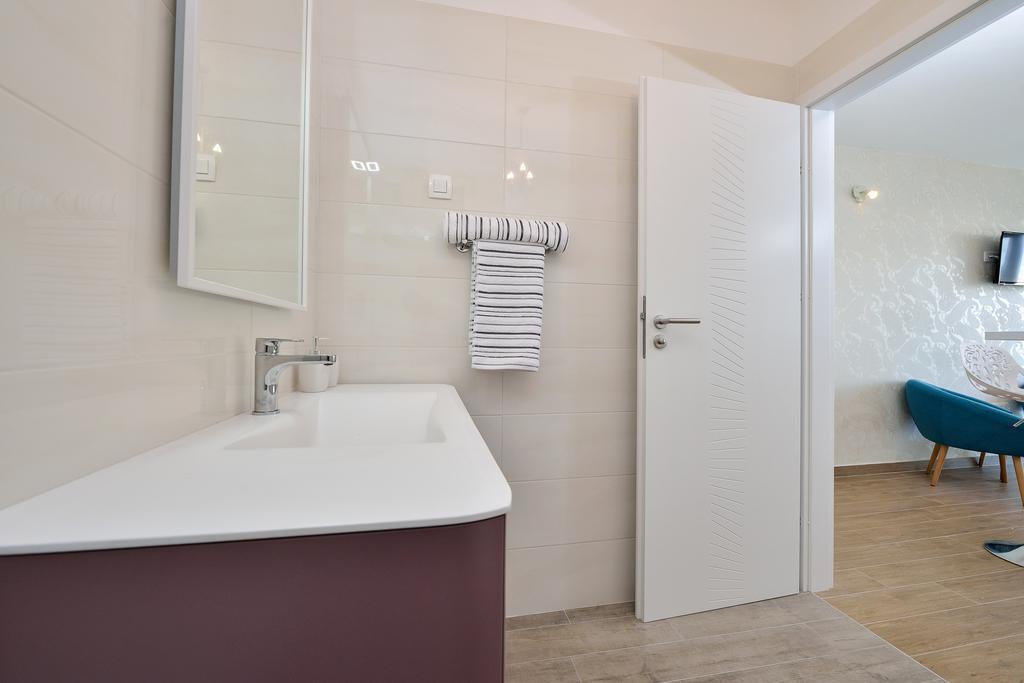 Lavender Apt. W. Balcony In Old Town زادار المظهر الخارجي الصورة